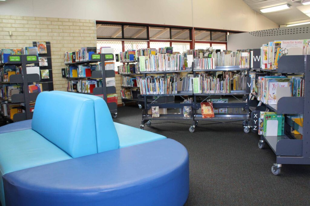 Domino Island Lounge Fiction And Non Fiction Shelving