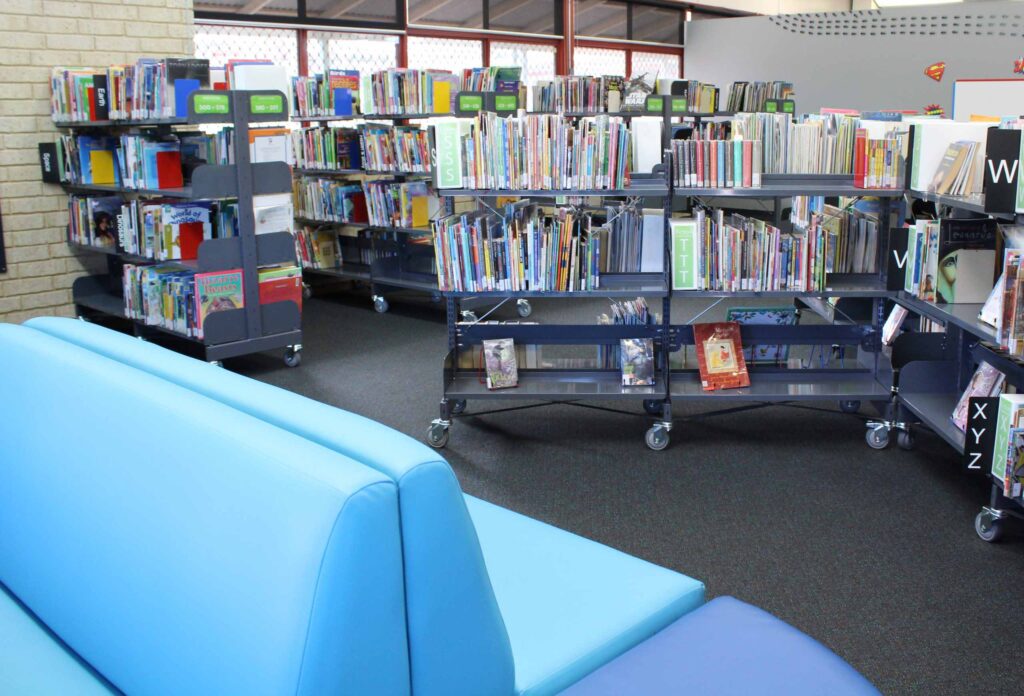 Domonio Island Lounge And Shelving