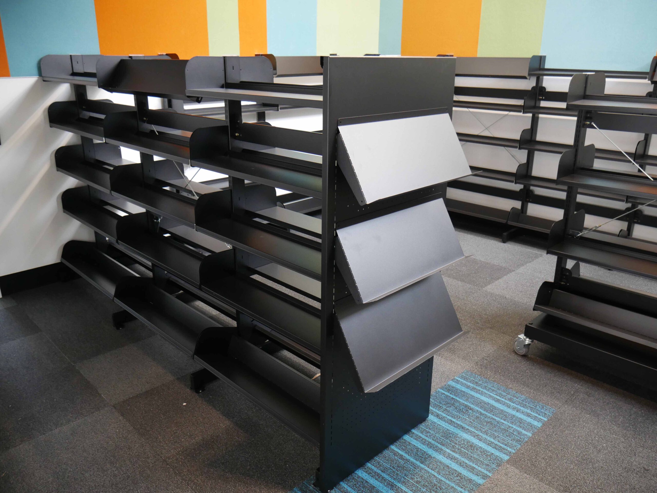 Black Straight End Panel With 3 Display Shelves.jpg