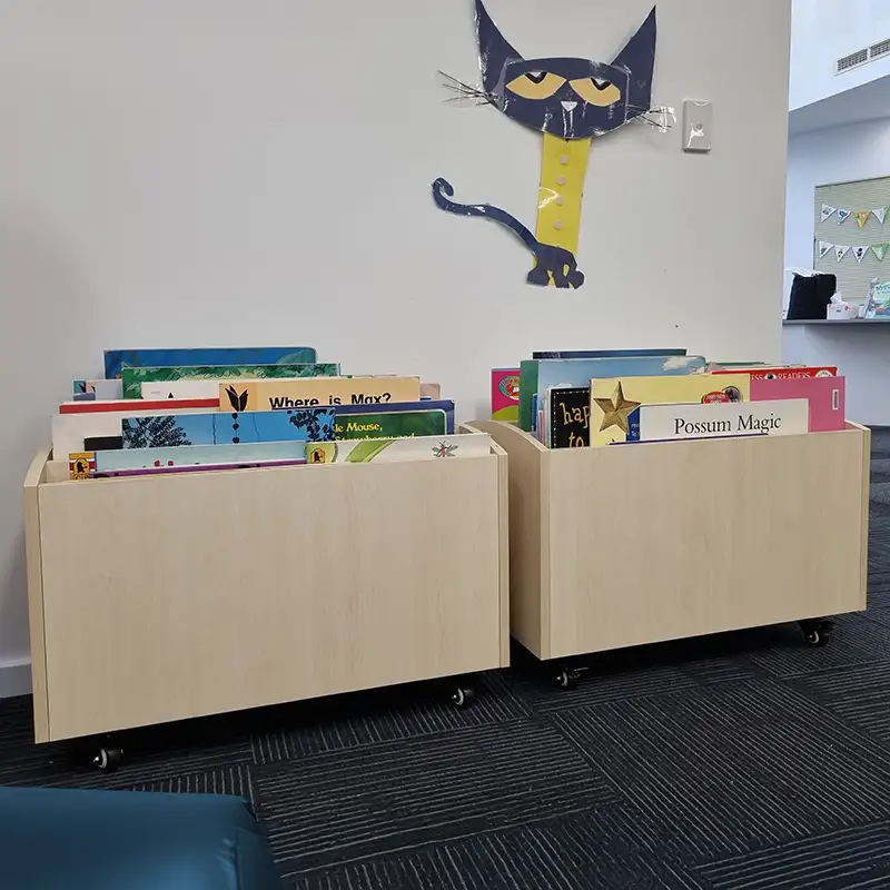 Benny Big Book display bookcase With Books