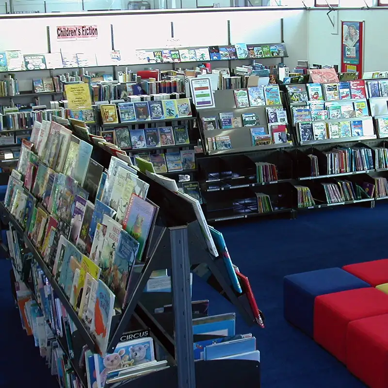 Hydestor tierd display shelves